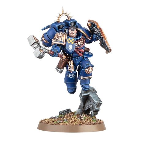 Space Marines: Captain with Jump Pack and Relic Shield
