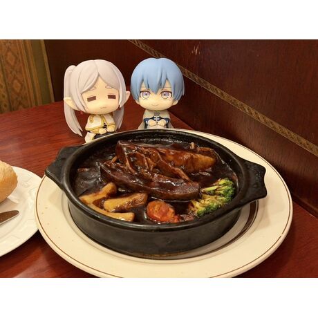 Frieren: Beyond Journey's End Look Up PVC Statues Droopy Face Ver. & Himmel 11 cm (with gift)