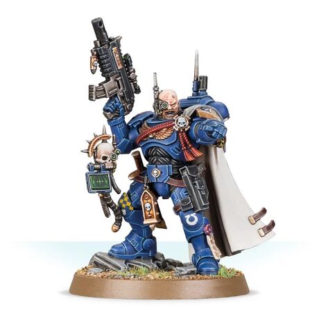 Space Marine Primaris Captain in Phobos Armour