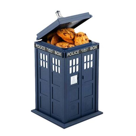 DOCTOR WHO COOKIE JAR W SOUND AND LIGHT